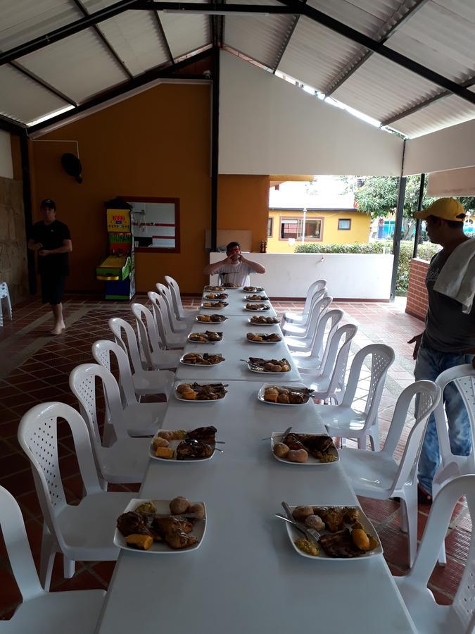 Finca Villa Alegria Chinauta Esterno foto